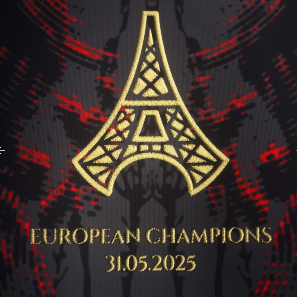 COFFRET COLLECTOR PSG 31 Mai 2025 Maillot Taille M. Numéro 068/500 EUR 650,00 - FR COFFRET COLLECTOR PSG 31 Mai 2025 Maillot Taille M. Numéro 068/500 EUR 650,00 - FR